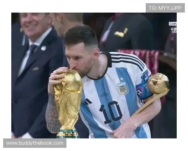 梅西在卡塔尔世界杯的代表性照片及其背后故事揭秘